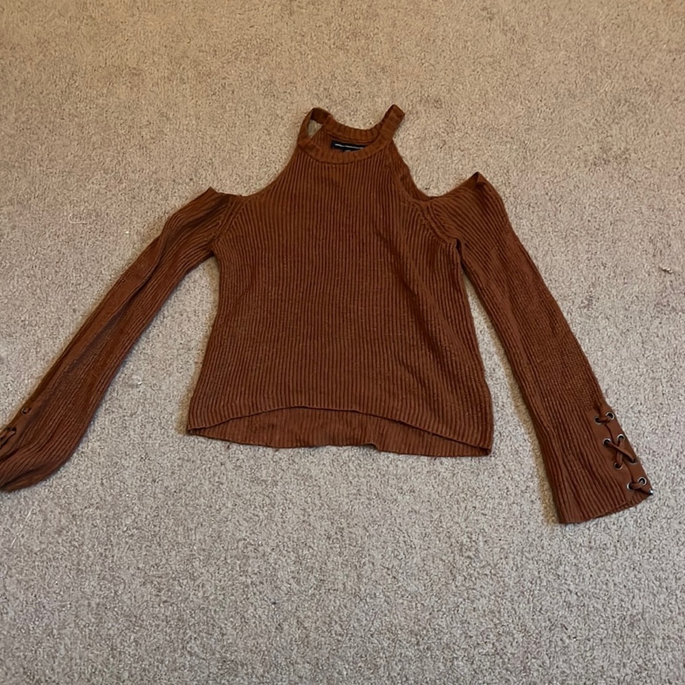 burgundy cold shoulder top